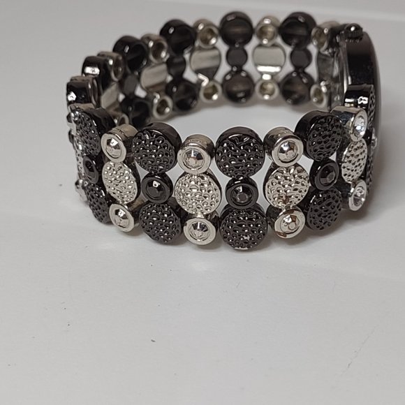 Black And Silver Tone Stretch Watch - Picture 6 of 13